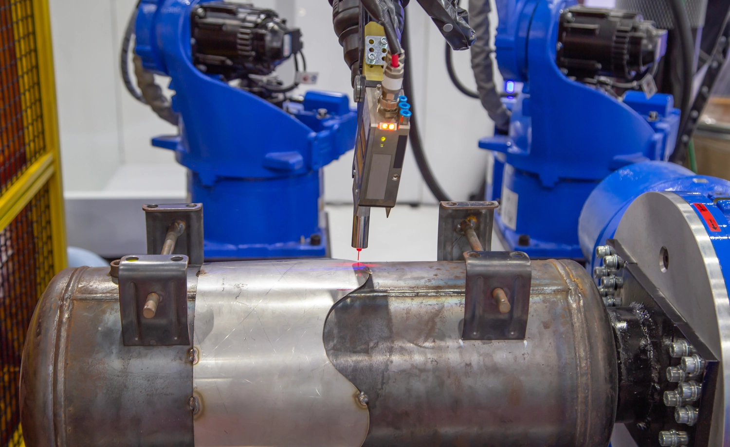 LWT - Lochtenberg Welding Technology - Seam tracking laser system for automated robot welding arm